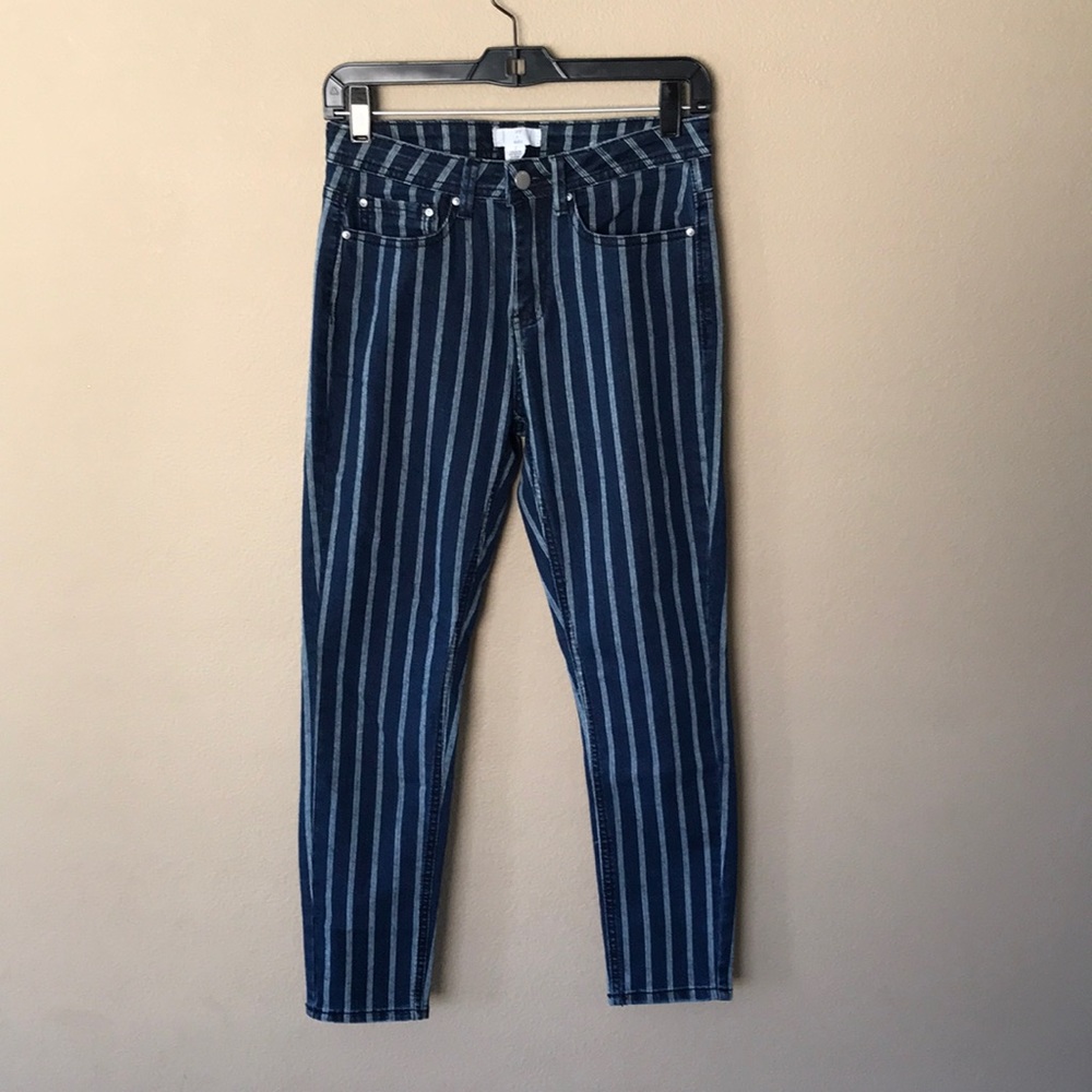 Ivy & Main Ankle Jeans